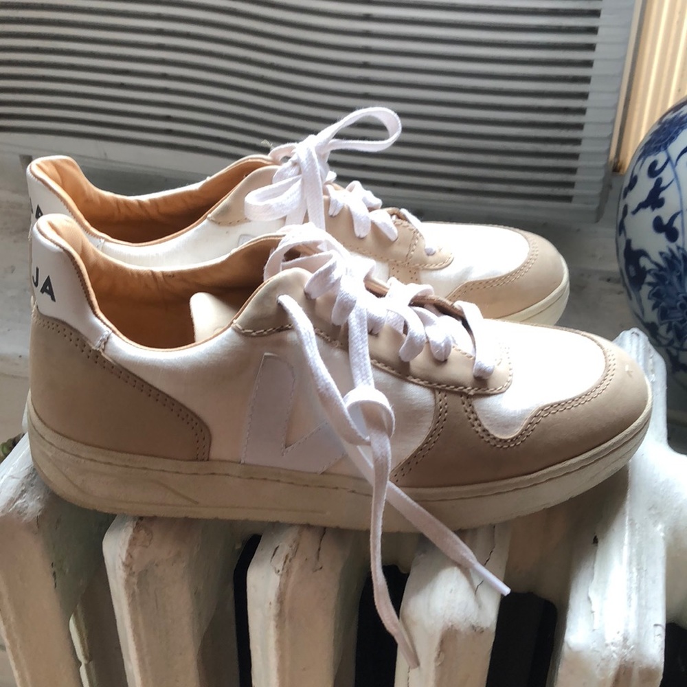 Tan/Beige Sneakers